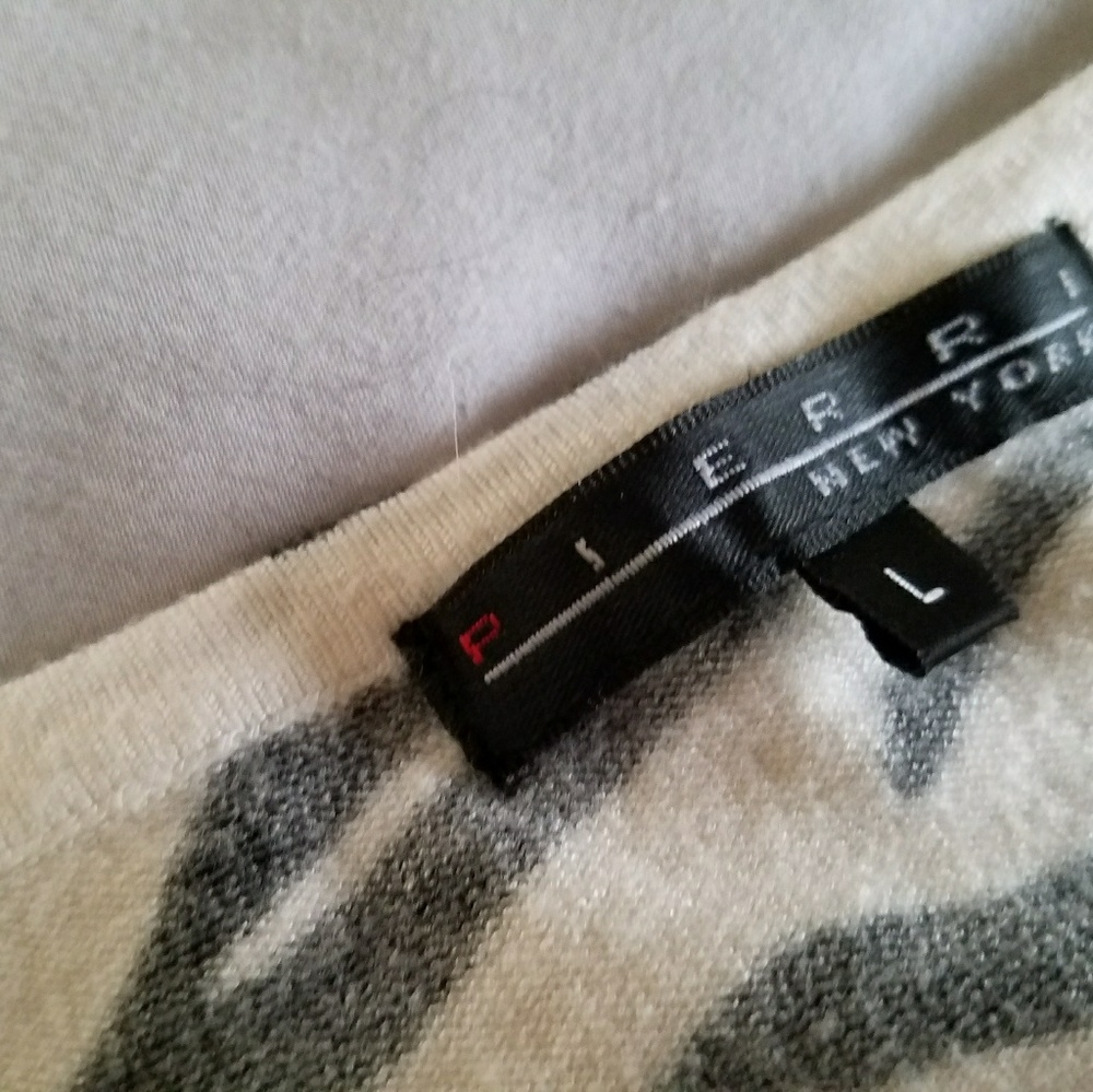 Sweater - Picture 3 of 4